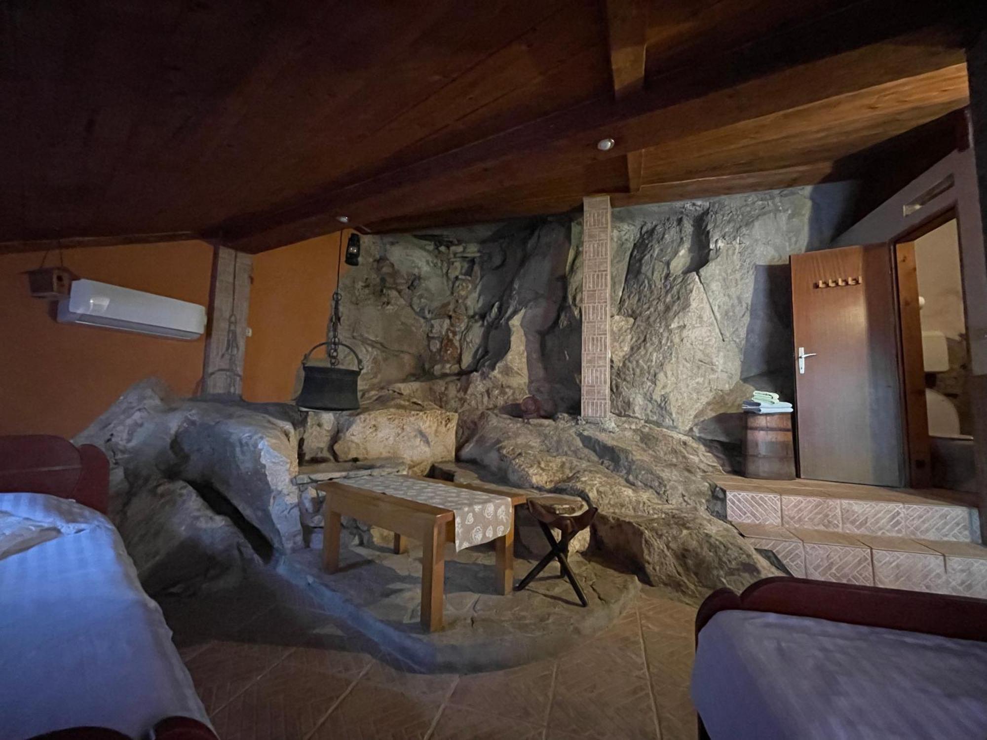 Cave Apartment Virpazar Buitenkant foto