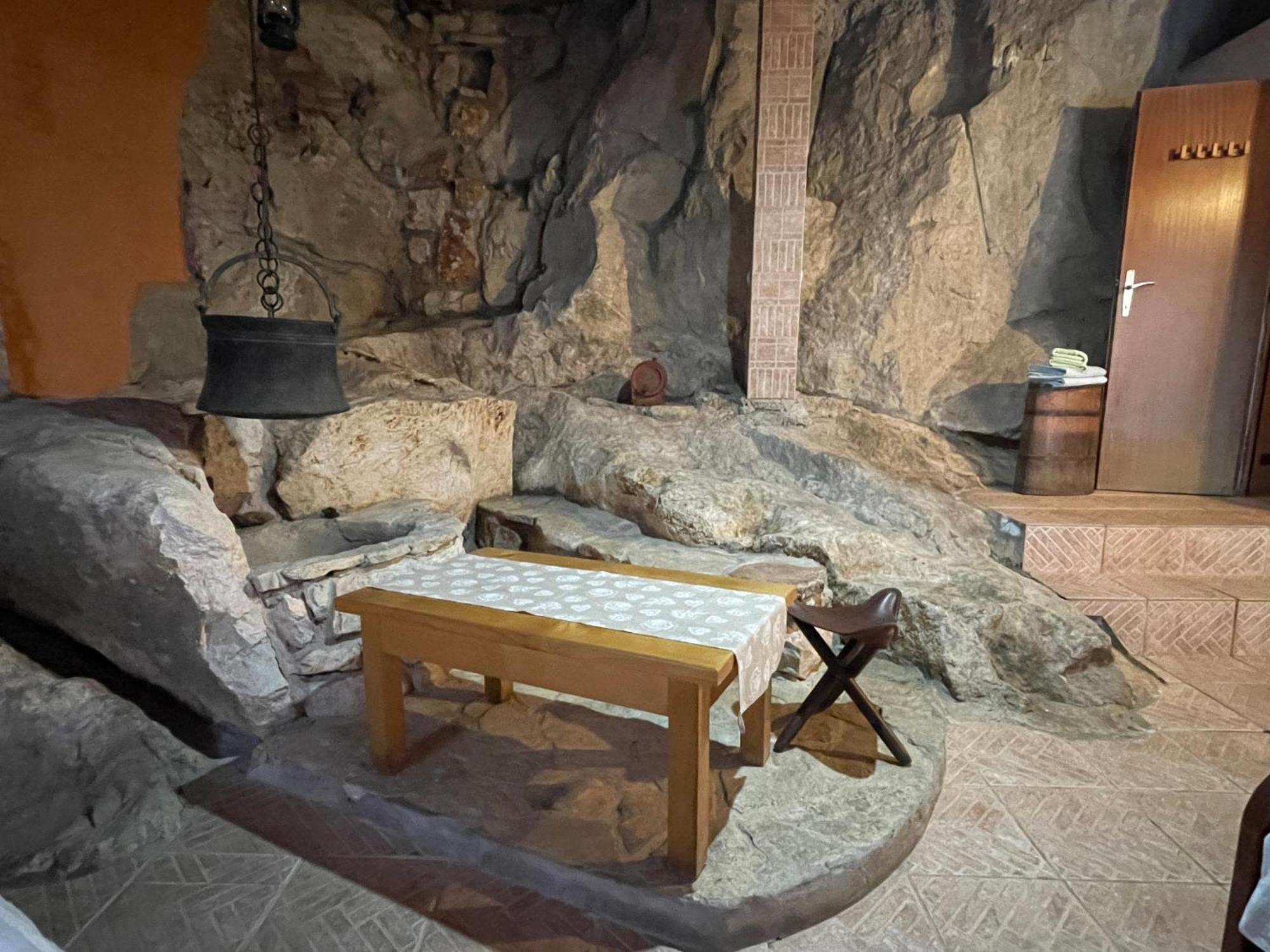 Cave Apartment Virpazar Buitenkant foto